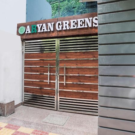 Hotel O Aryan Green Hotel Газиабад Экстерьер фото