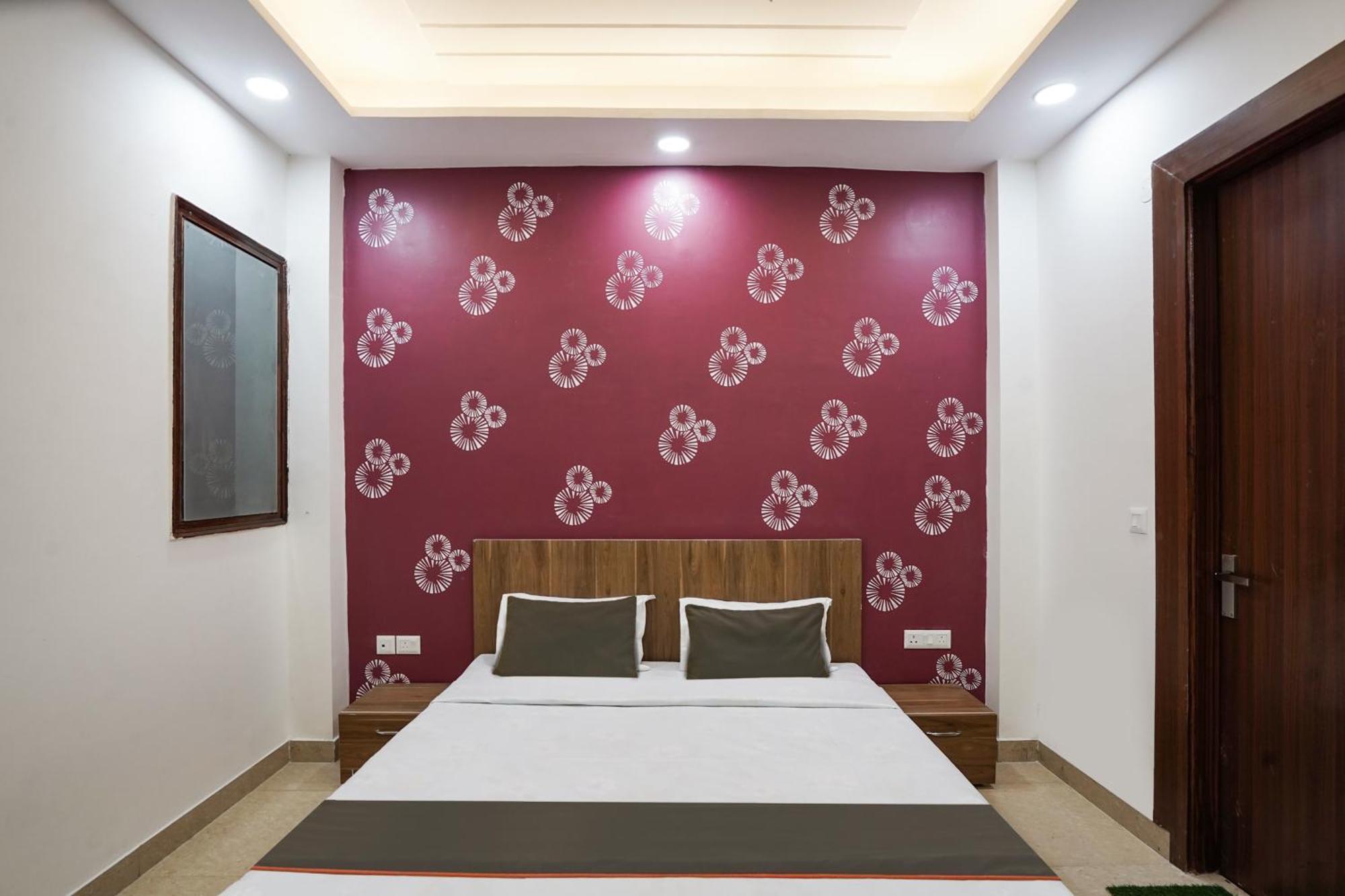 Hotel O Aryan Green Hotel Газиабад Экстерьер фото